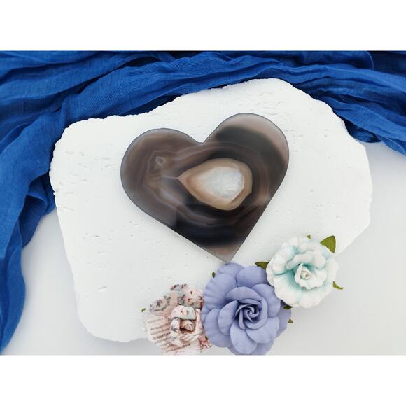 Druzy Agate Flat Heart Crystal Carving - Picture 7 of 7